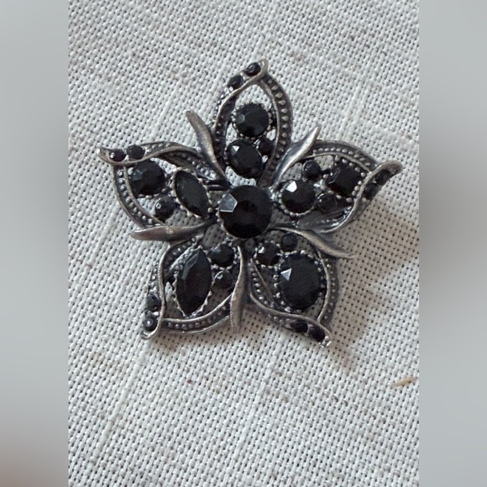 Elegant Black Floral Brooch